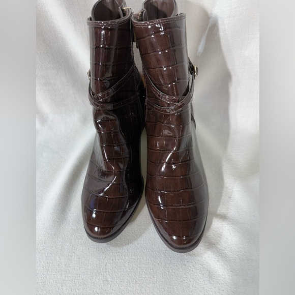 Ann Klein Akmakanda Elegant Brown Ankle Boots Size 9